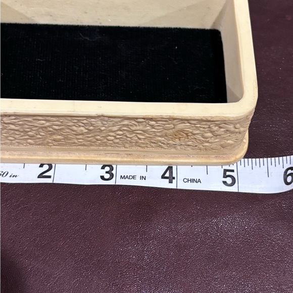 Vtg incolay Victorian hinged box - Picture 6 of 6